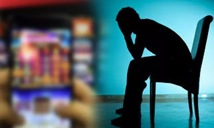 ஆன்லைன் சூதாட்டத்தில் பணத்தை இழந்ததால் கல்லூரி மாணவர் தற்கொலை