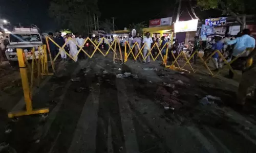 ஆற்றுத் திருவிழாவில் பலூன்களுக்கு காற்று நிரப்பும் சிலிண்டர் வெடித்து ஒருவர் உயிரிழப்பு