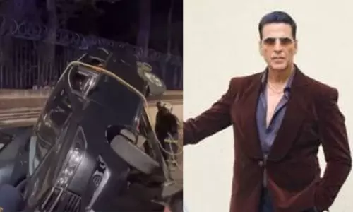 பிரபல பாலிவுட் நடிகர் அக்சய் குமாரின் பாதுகாப்பு வாகனம் விபத்தில் சிக்கி 2 பேர் காயம்