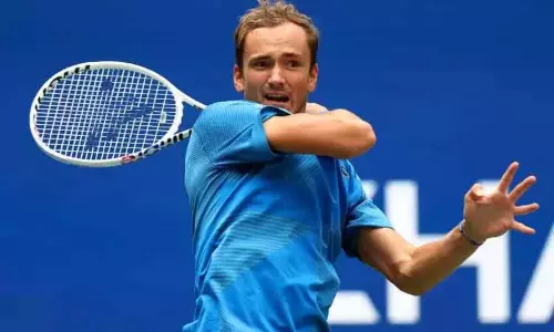 ஆஸ்திரேலிய ஓபன் டென்னிஸ்: முதல் சுற்றில் மெத்வதேவ் வெற்றி