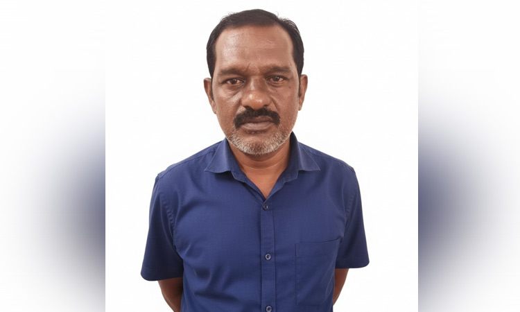 1.3 கிலோ கஞ்சா வைத்திருந்தவர் கைது: பைக் பறிமுதல்