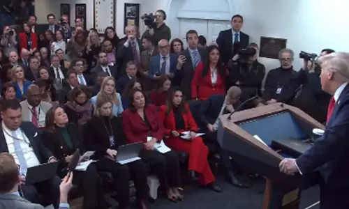 உலக பாதுகாப்புக்காக கிரீன்லாந்து அமெரிக்காவுக்கு தேவை:  வெள்ளை மாளிகையில் டிரம்ப் பேச்சு