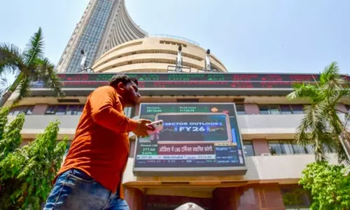 தொடர் சரிவை சந்திக்கும் இந்திய பங்குச்சந்தை; இன்றைய நிலவரம்