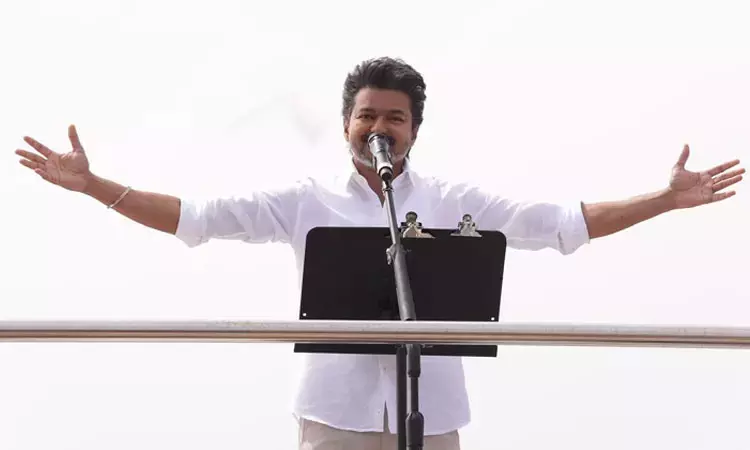 விஜய் தலைமையில் 25-ந்தேதி தவெக செயல்வீரர்கள் கூட்டம்: தேர்தல் பணிகள் குறித்து ஆலோசனை விஜய் தலைமையில் 25-ந்தேதி தவெக செயல்வீரர்கள் கூட்டம்: தேர்தல் பணிகள் குறித்து ஆலோசனை