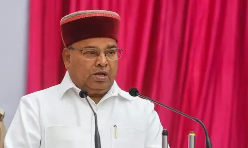 சட்டசபை கூட்டத்தை புறக்கணிப்பதாக அறிவித்த கவர்னர்- கர்நாடக அரசியலில் பரபரப்பு