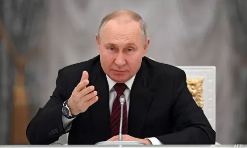 போரால் சீரழிந்த உக்ரைனின் மறுகட்டமைப்புக்கு... அமெரிக்காவில் முடக்கப்பட்ட ரஷிய சொத்துகளை தர தயார்: புதின்