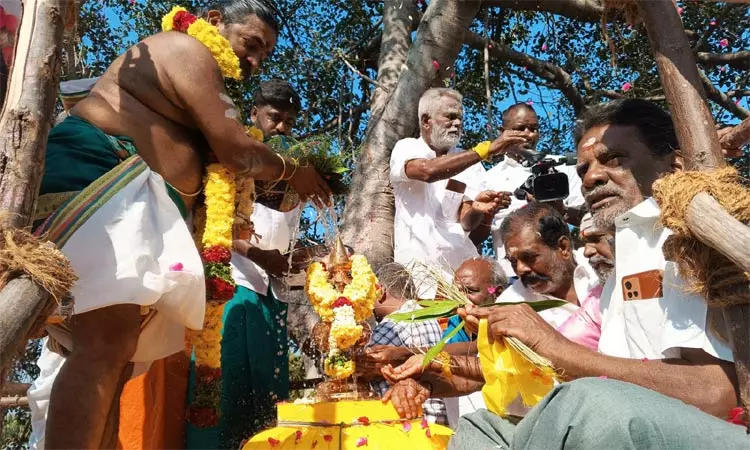 சோழவந்தான் அருகே பட்டத்தரசியம்மன் கோவில் கும்பாபிஷேகம் சோழவந்தான் அருகே பட்டத்தரசியம்மன் கோவில் கும்பாபிஷேகம்