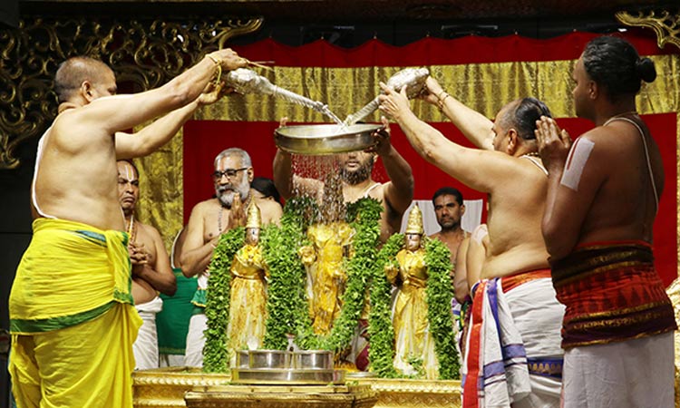 வசந்த பஞ்சமி.. திருப்பதி ஏழுமலையான் கோவிலில் சிறப்பு பூஜை