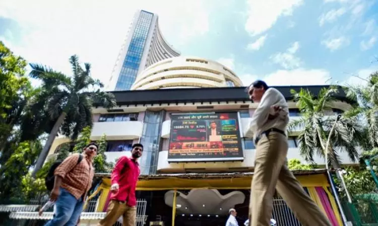 கடும் சரிவை சந்தித்த இந்திய பங்குச்சந்தை; இன்றைய நிலவரம் கடும் சரிவை சந்தித்த இந்திய பங்குச்சந்தை; இன்றைய நிலவரம்