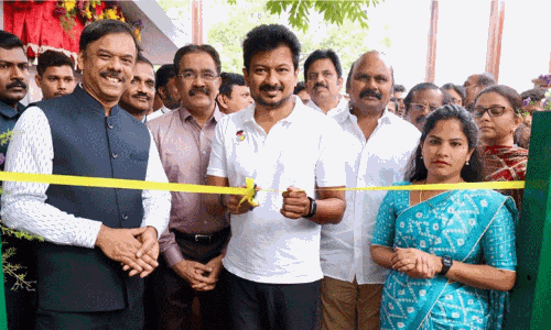 மெட்ரோ வளாகத்தில் பூங்கா.. உதயநிதி ஸ்டாலின் திறந்து வைத்தார் மெட்ரோ வளாகத்தில் பூங்கா.. உதயநிதி ஸ்டாலின் திறந்து வைத்தார்