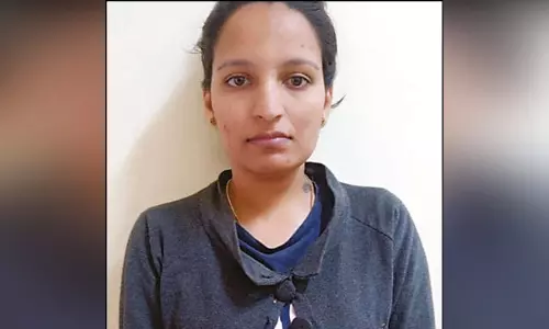 ஆபாச வீடியோ, புகைப்படம்... மடாதிபதியிடம் ரூ.1 கோடி கேட்டு மிரட்டிய இளம்பெண் கைது ஆபாச வீடியோ, புகைப்படம்... மடாதிபதியிடம் ரூ.1 கோடி கேட்டு மிரட்டிய இளம்பெண் கைது