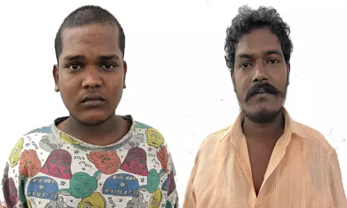 நெல்லையில் 1.1 கிலோ கஞ்சா, பைக் பறிமுதல்: 2 பேர் கைது