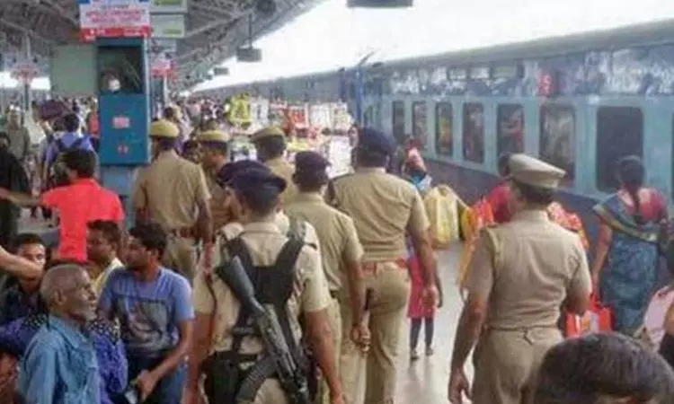 குடியரசு தின விழா; சென்னையில் 7,500 போலீசார் பாதுகாப்பு குடியரசு தின விழா; சென்னையில் 7,500 போலீசார் பாதுகாப்பு