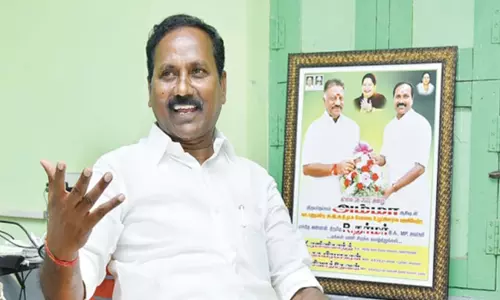 அடுத்தடுத்து விலகும் ஓ.பன்னீர்செல்வம் ஆதரவாளர்கள்: மீண்டும் அதிமுகவில் இணையும் எம்.பி.?