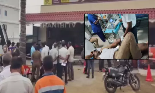 ‘போலீஸ் வாகனம் மீது தாக்குதல் நடத்தியவர்களின் கார் பறிமுதல்’ - ஐ.ஜி. பாலகிருஷ்ணன் தகவல்