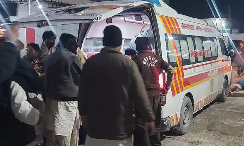 திருமண நிகழ்ச்சியில் தற்கொலைபடை தாக்குதல்; பாகிஸ்தானில் 7 பேர் பலி