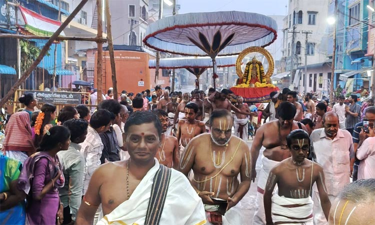 திருவள்ளூர் வீரராகவப் பெருமாள் கோவிலில் ரத சப்தமி விழா: சூரிய பிரபை வாகன சேவை