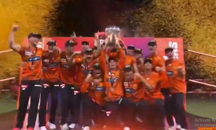 பிக்பாஷ் லீக் இறுதிப்போட்டி:  சிட்னி அணியை வீழ்த்தி பெர்த் சாம்பியன்