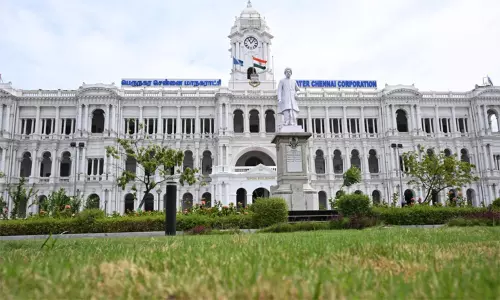 சென்னையில் மழைநீர் வடிகால்வாயில் கொசுவலை? - அதிகாரிகள் விளக்கம்