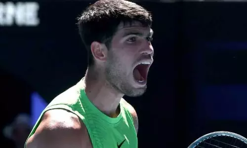 ஆஸ்திரேலிய ஓபன் டென்னிஸ்:  அல்காரஸ் காலிறுதிக்கு முன்னேற்றம்