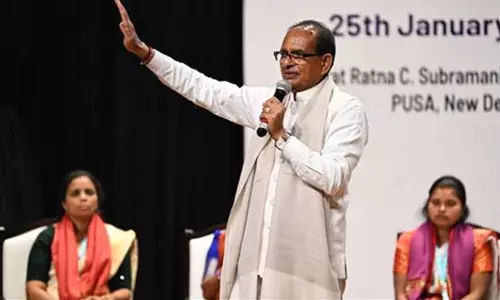 3 லட்சம் லட்சாதிபதி மகளிர் என்ற இலக்கை நோக்கி பயணம்: சிவராஜ் சிங் சவுகான் பேச்சு 3 லட்சம் லட்சாதிபதி மகளிர் என்ற இலக்கை நோக்கி பயணம்: சிவராஜ் சிங் சவுகான் பேச்சு