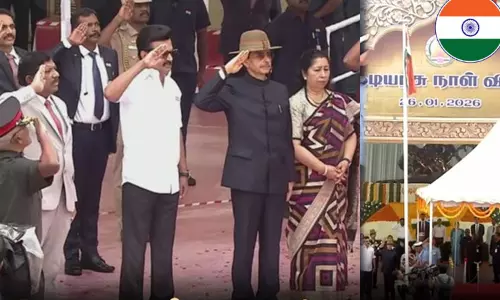 குடியரசு தினவிழா: மெரினா கடற்கரையில் கவர்னர் ஆர்.என்.ரவி தேசியக்கொடி ஏற்றினார் குடியரசு தினவிழா: மெரினா கடற்கரையில் கவர்னர் ஆர்.என்.ரவி தேசியக்கொடி ஏற்றினார்