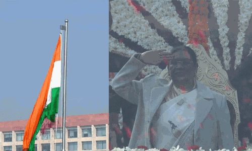 டெல்லி கடமை பாதையில் தேசியக்கொடி ஏற்றினார் ஜனாதிபதி திரவுபதி முர்மு டெல்லி கடமை பாதையில் தேசியக்கொடி ஏற்றினார் ஜனாதிபதி திரவுபதி முர்மு