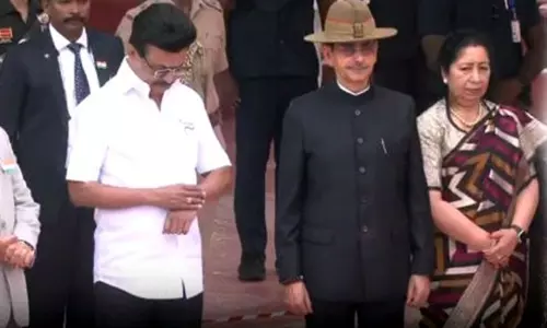 கவர்னர் மாளிகை தேநீர் விருந்தை புறக்கணித்தது தமிழ்நாடு அரசு கவர்னர் மாளிகை தேநீர் விருந்தை புறக்கணித்தது தமிழ்நாடு அரசு