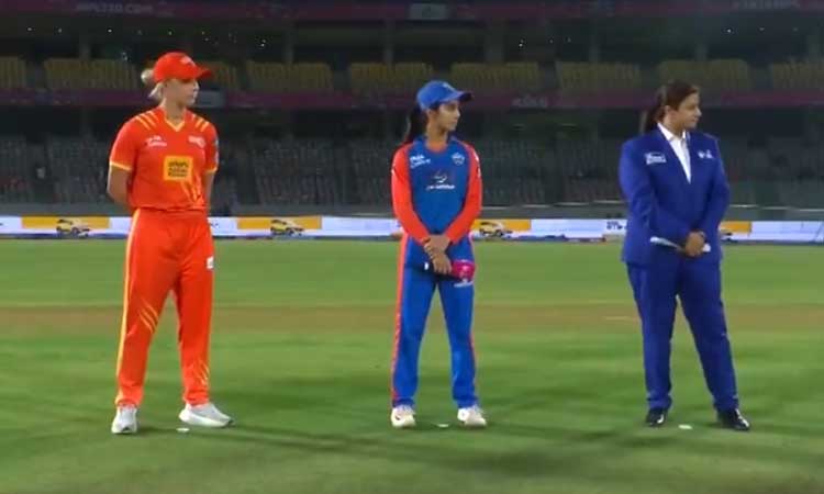 மகளிர் பிரீமியர் லீக்: குஜராத் அணிக்கு எதிராக டெல்லி பந்துவீச்சு தேர்வு