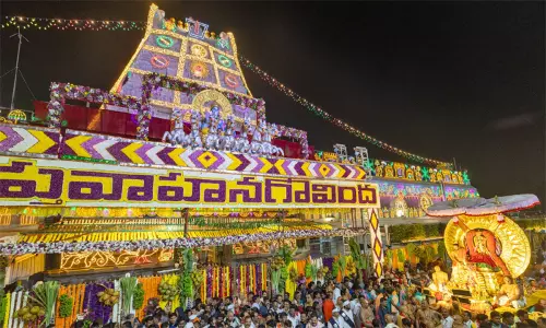 திருப்பதி ஏழுமலையான் கோவில் ரத சப்தமி விழாவில் 3 லட்சம் பக்தர்கள் சாமி தரிசனம் திருப்பதி ஏழுமலையான் கோவில் ரத சப்தமி விழாவில் 3 லட்சம் பக்தர்கள் சாமி தரிசனம்