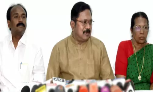 டி.டி.வி.தினகரனுடன் ஓ.பி.எஸ். ஆதரவு எம்.எல்.ஏ. திடீர் சந்திப்பு: அ.ம.மு.க.வில் இணைய திட்டமா?