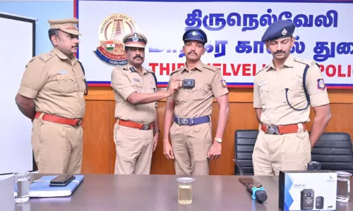 10 பேருக்கு சீருடையில் அணியும் நவீன கேமரா: நெல்லை மாநகர போலீஸ் கமிஷனர் வழங்கல்