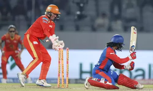 மகளிர் பிரீமியர் லீக்: டெல்லி அணியை வீழ்த்தி குஜராத் வெற்றி